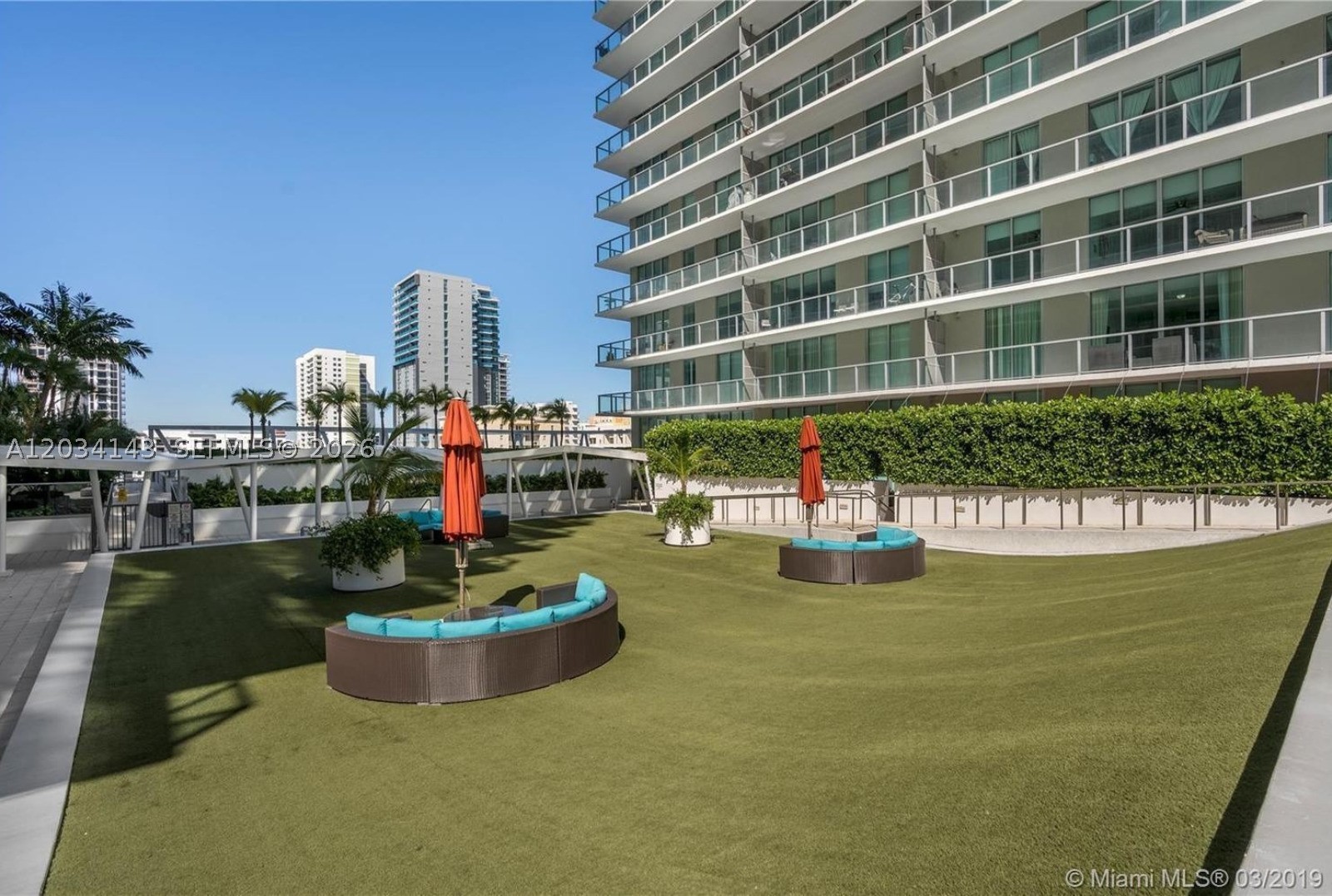 THE AXIS ON BRICKELL COND - Residential