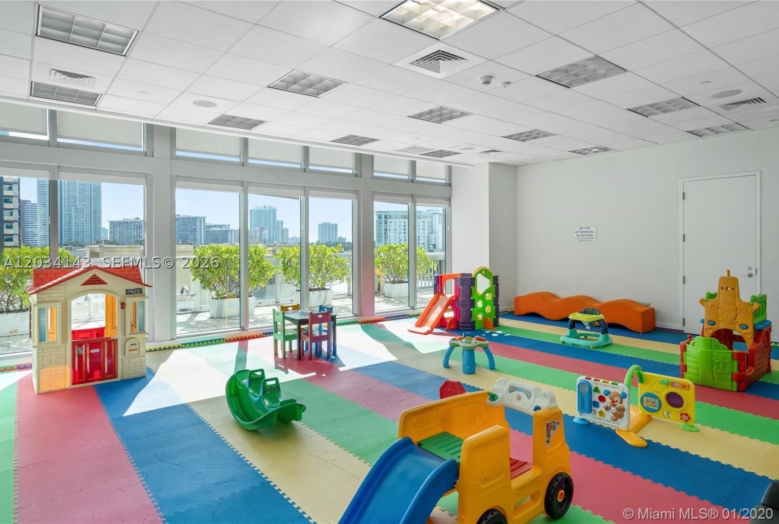 THE AXIS ON BRICKELL COND - Residential