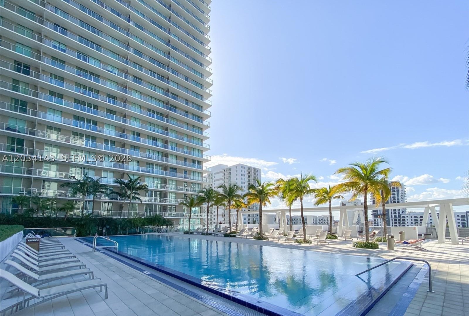 THE AXIS ON BRICKELL COND - Residential