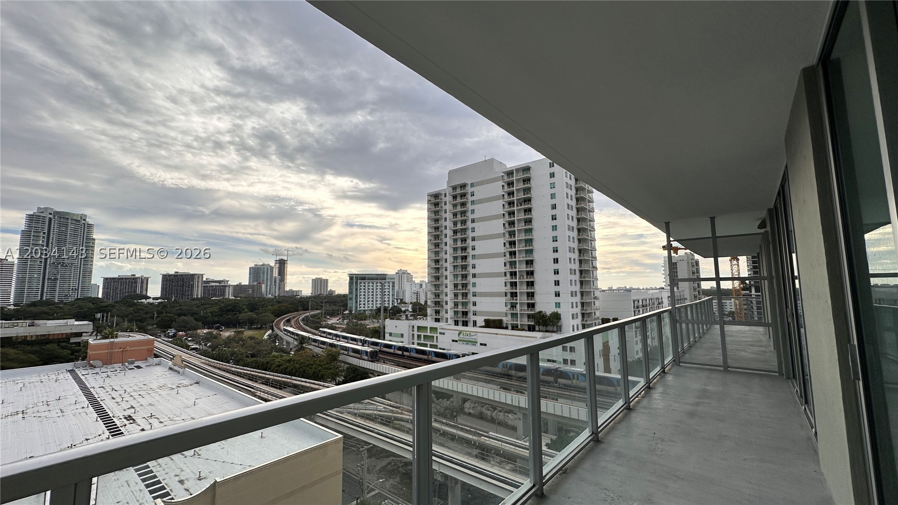 THE AXIS ON BRICKELL COND - Residential