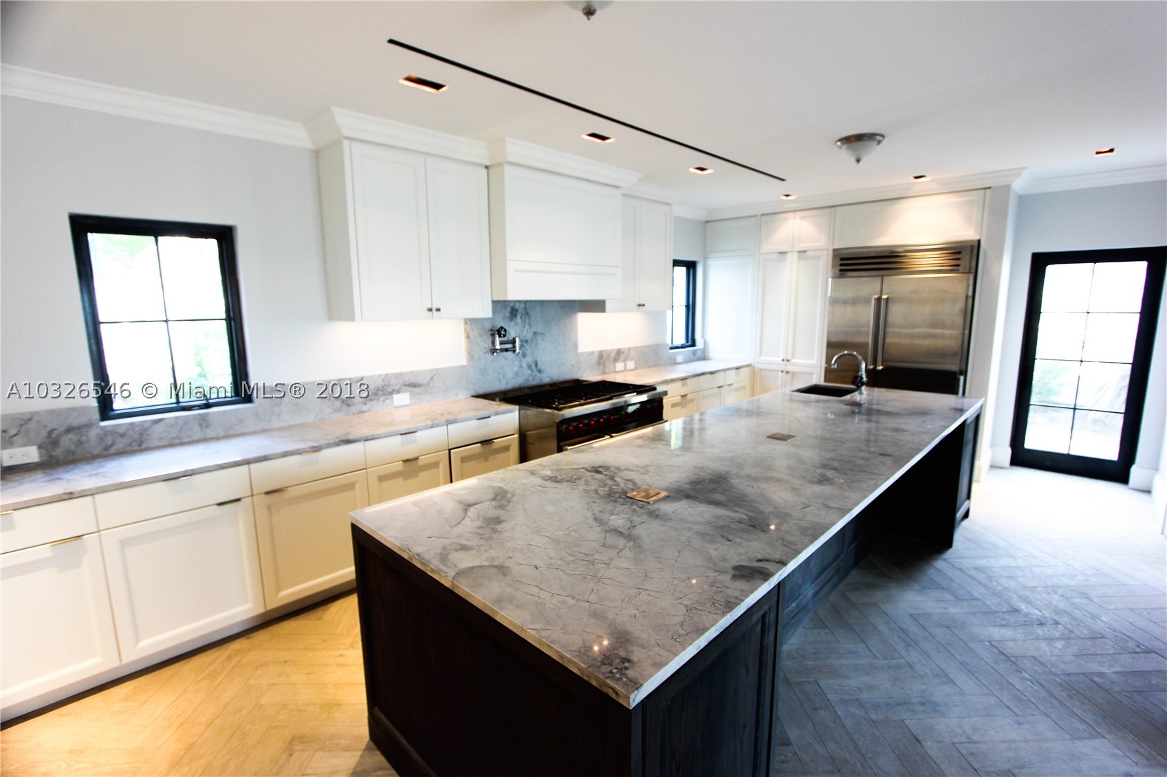 GOLDEN BEACH SEC C - Residential