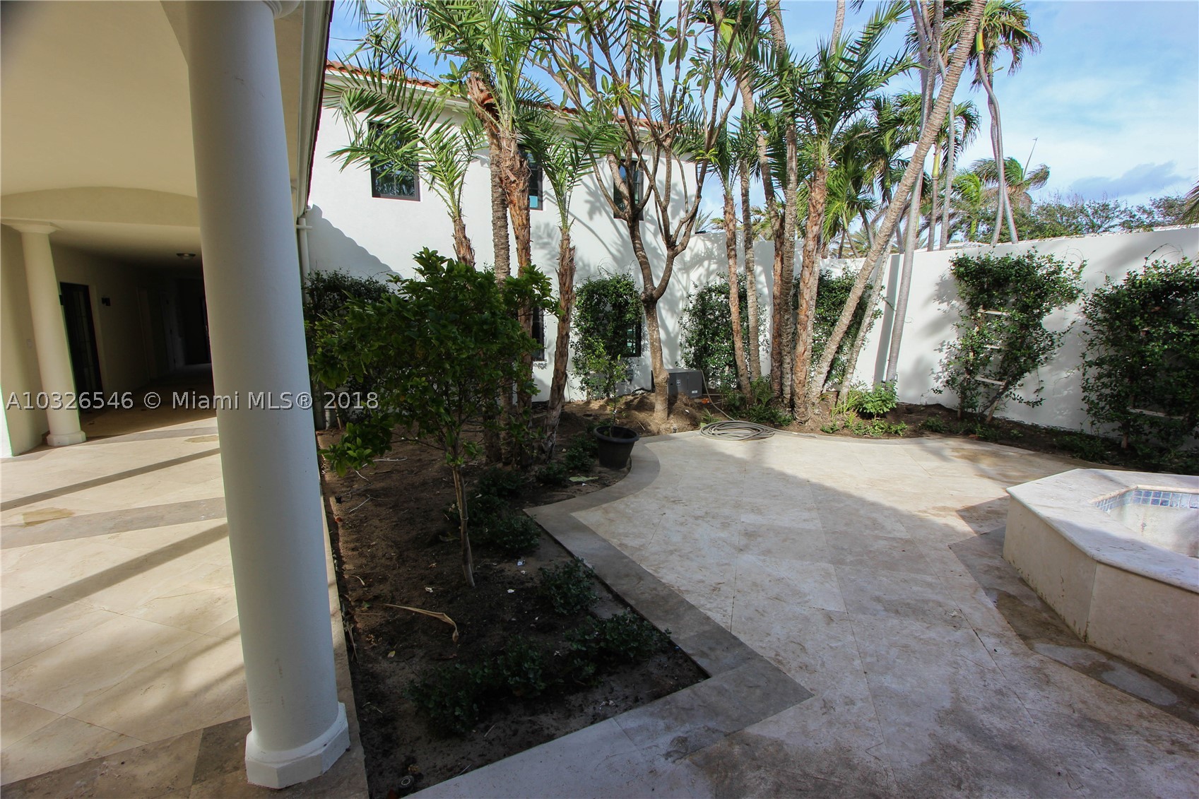 GOLDEN BEACH SEC C - Residential