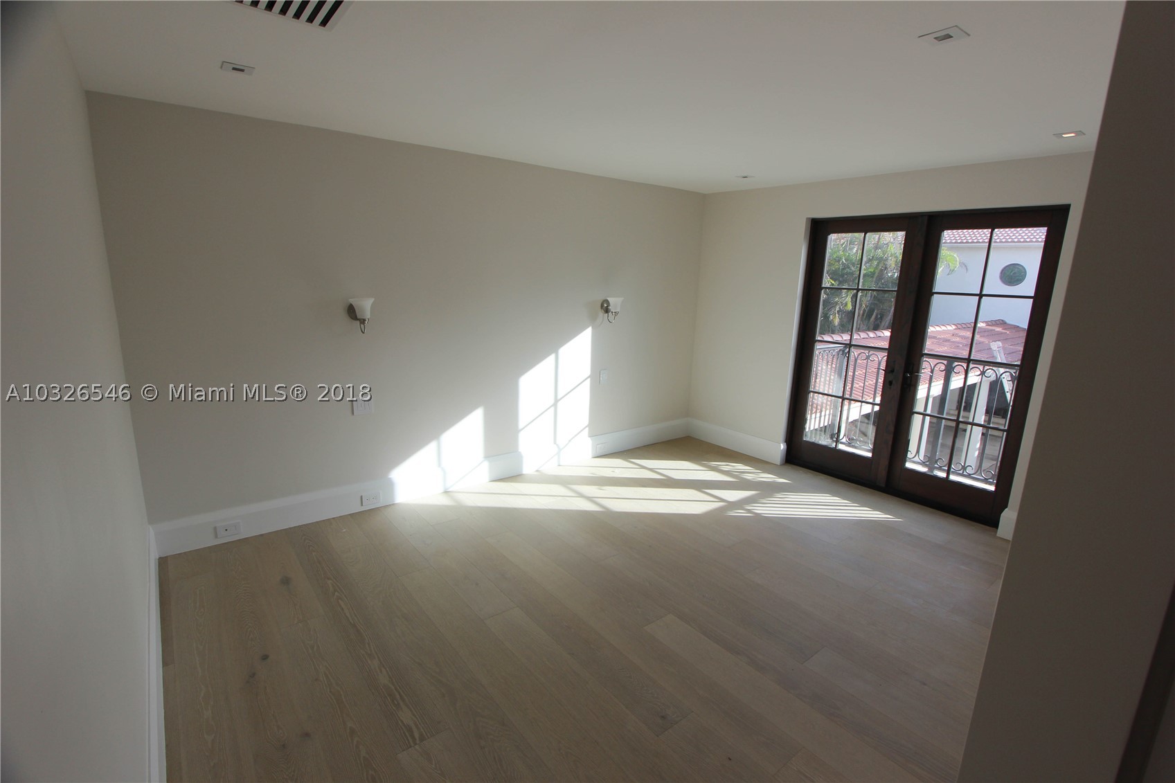 GOLDEN BEACH SEC C - Residential