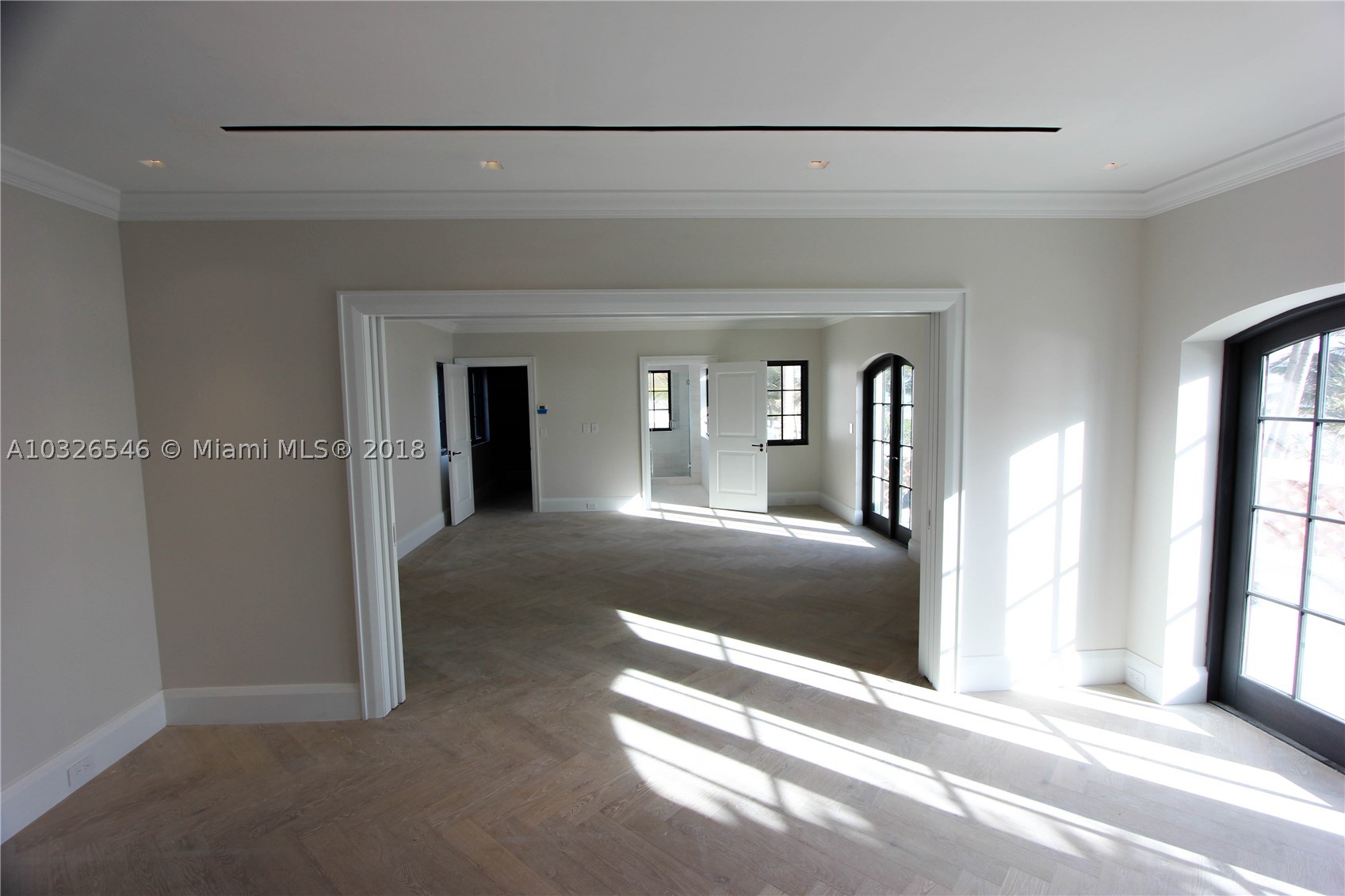 GOLDEN BEACH SEC C - Residential