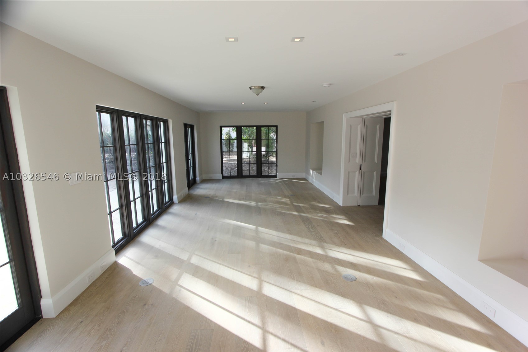 GOLDEN BEACH SEC C - Residential