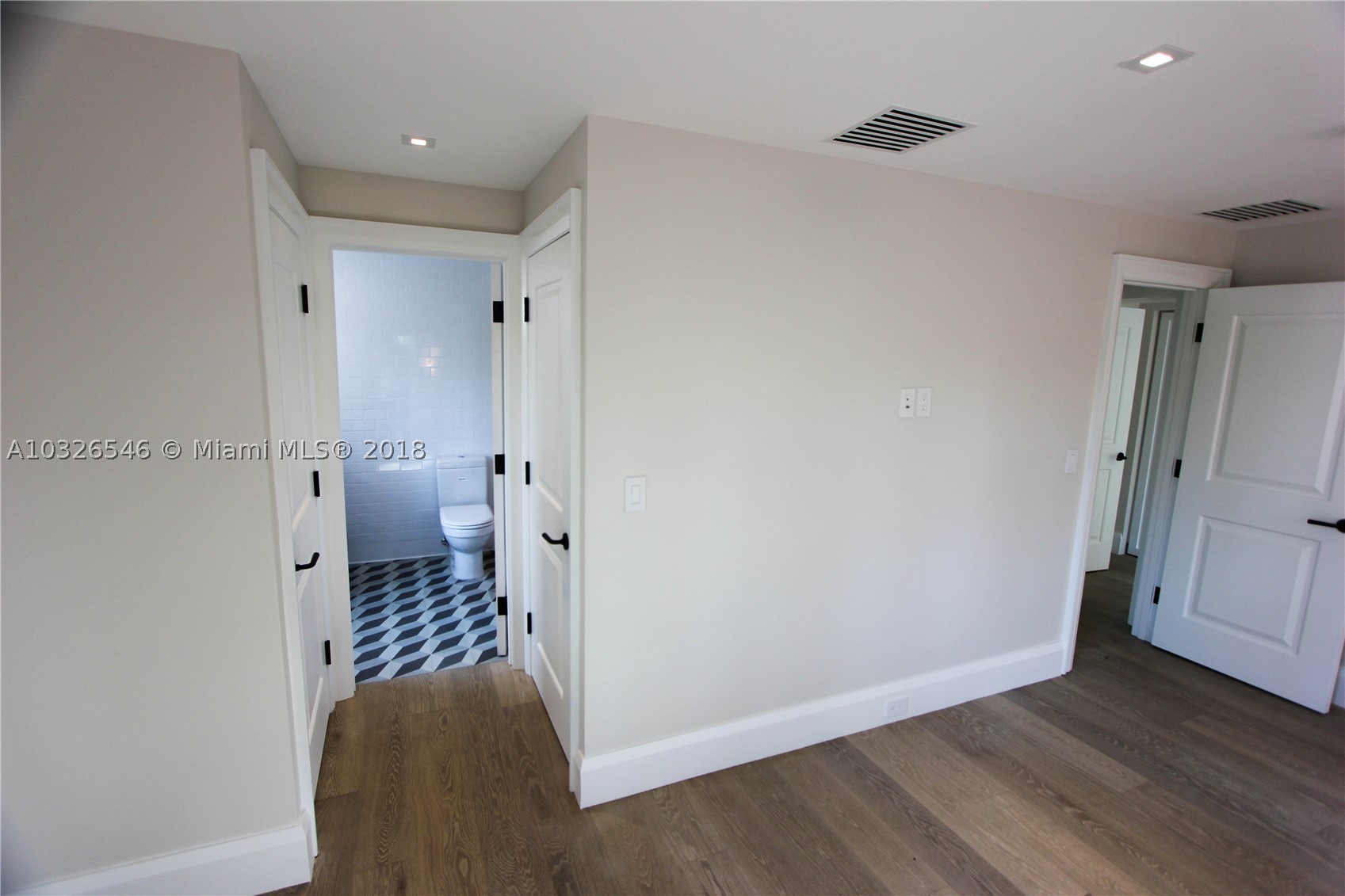 GOLDEN BEACH SEC C - Residential