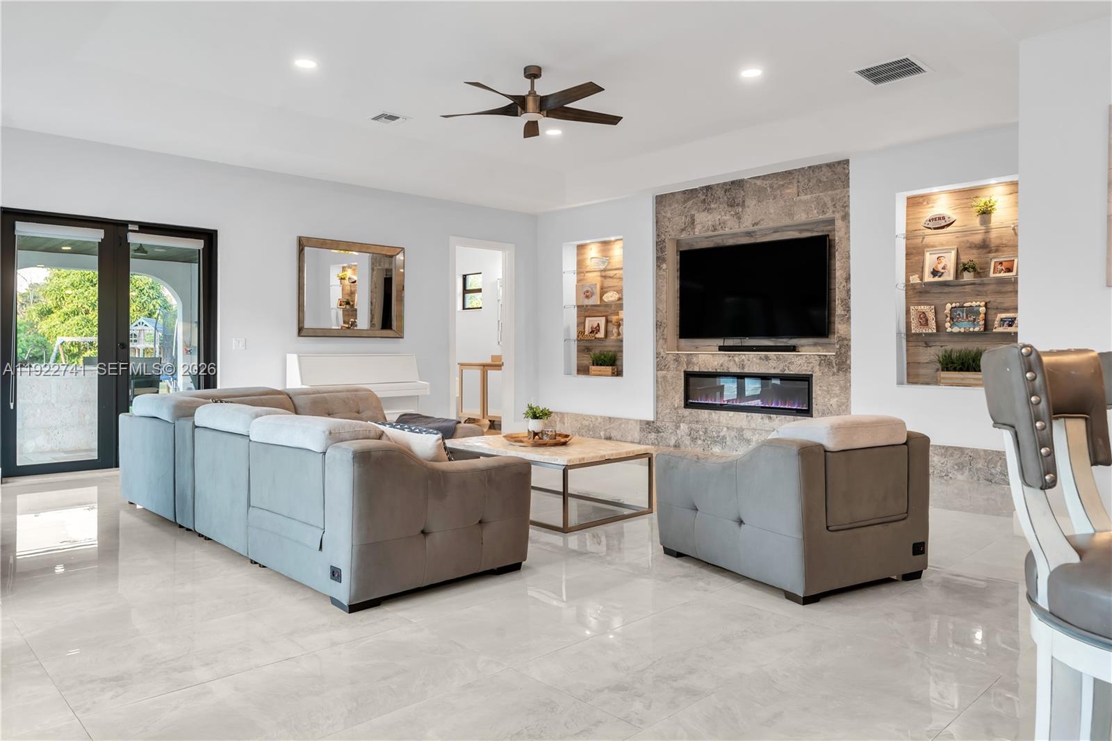 SILVER PALM CITY - Residential