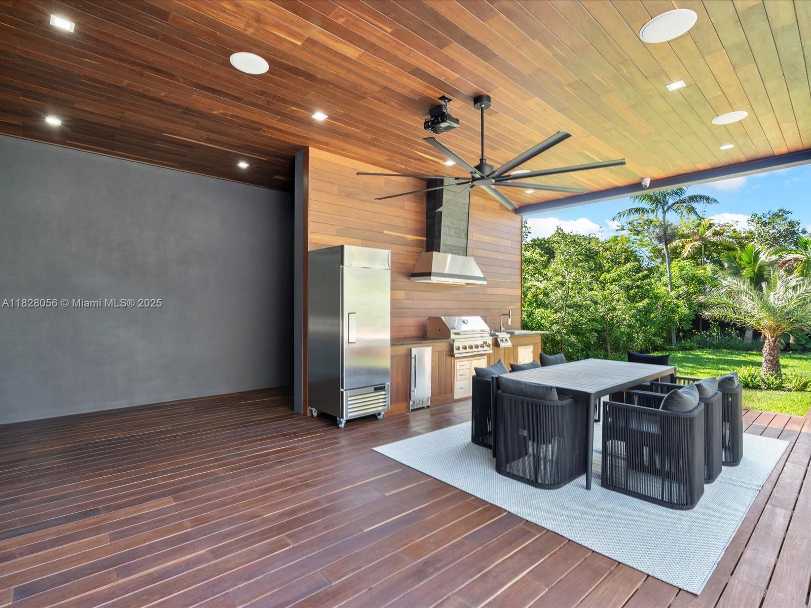 BISCAYNE HEIGHTS - Residential