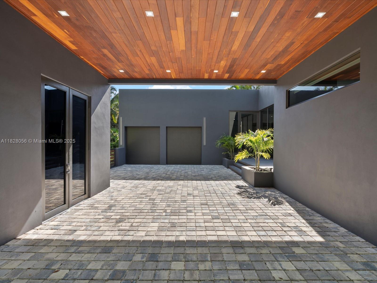 BISCAYNE HEIGHTS - Residential