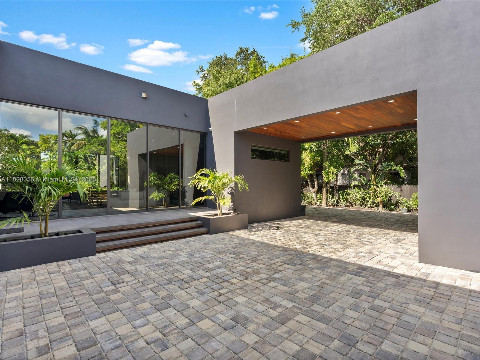 BISCAYNE HEIGHTS - Residential