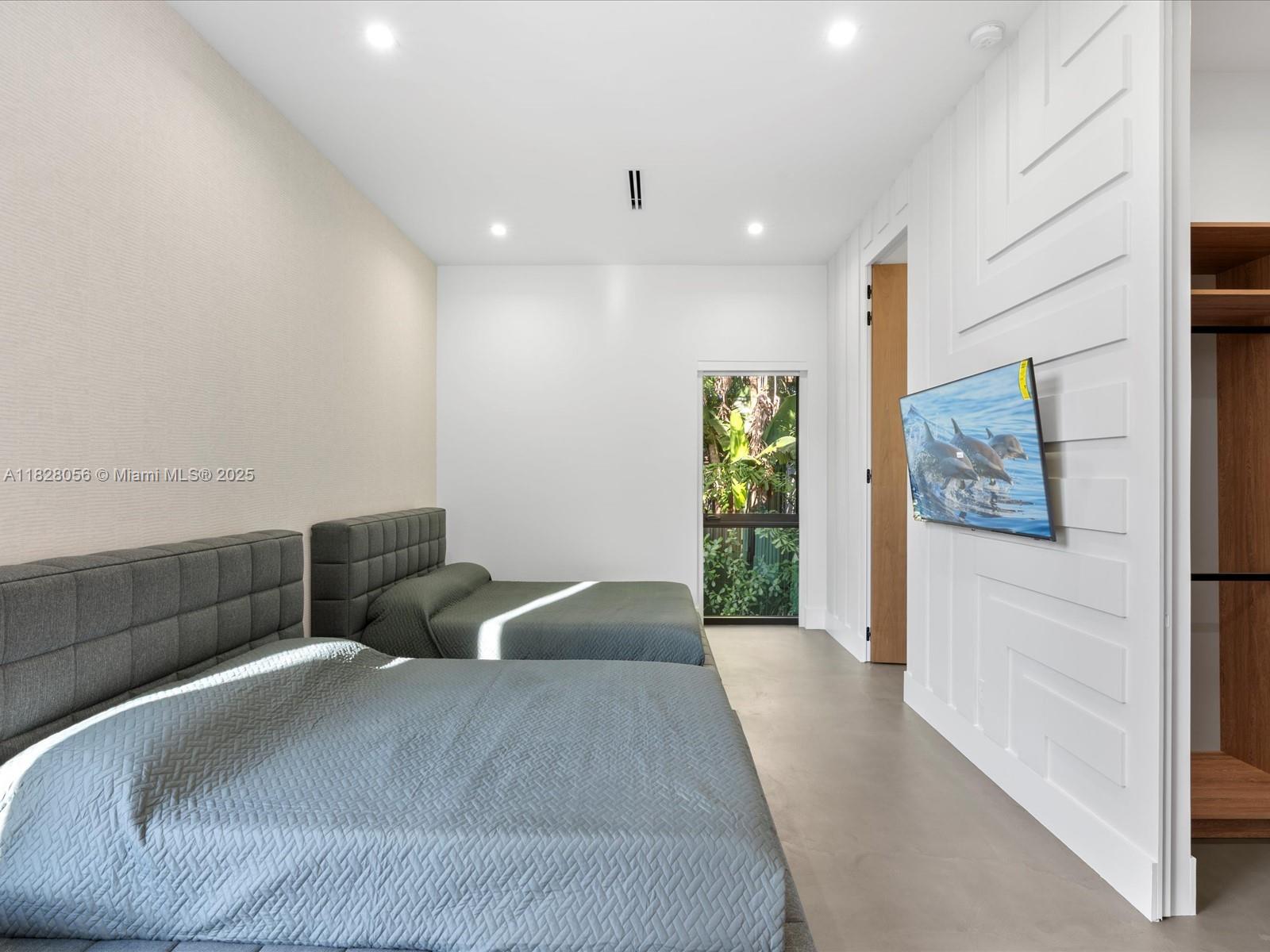 BISCAYNE HEIGHTS - Residential