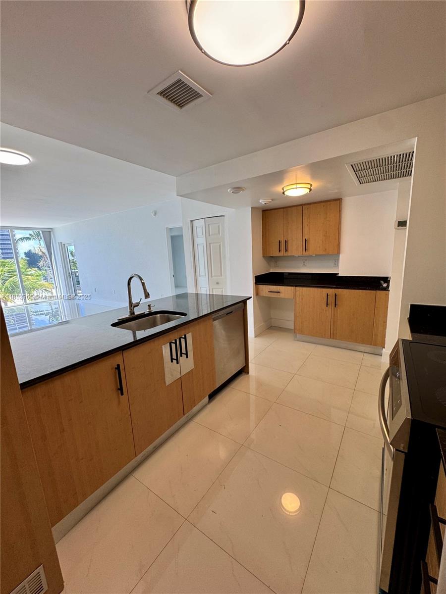 HARBOUR HOUSE - Residential