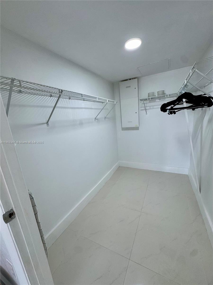 HARBOUR HOUSE - Residential