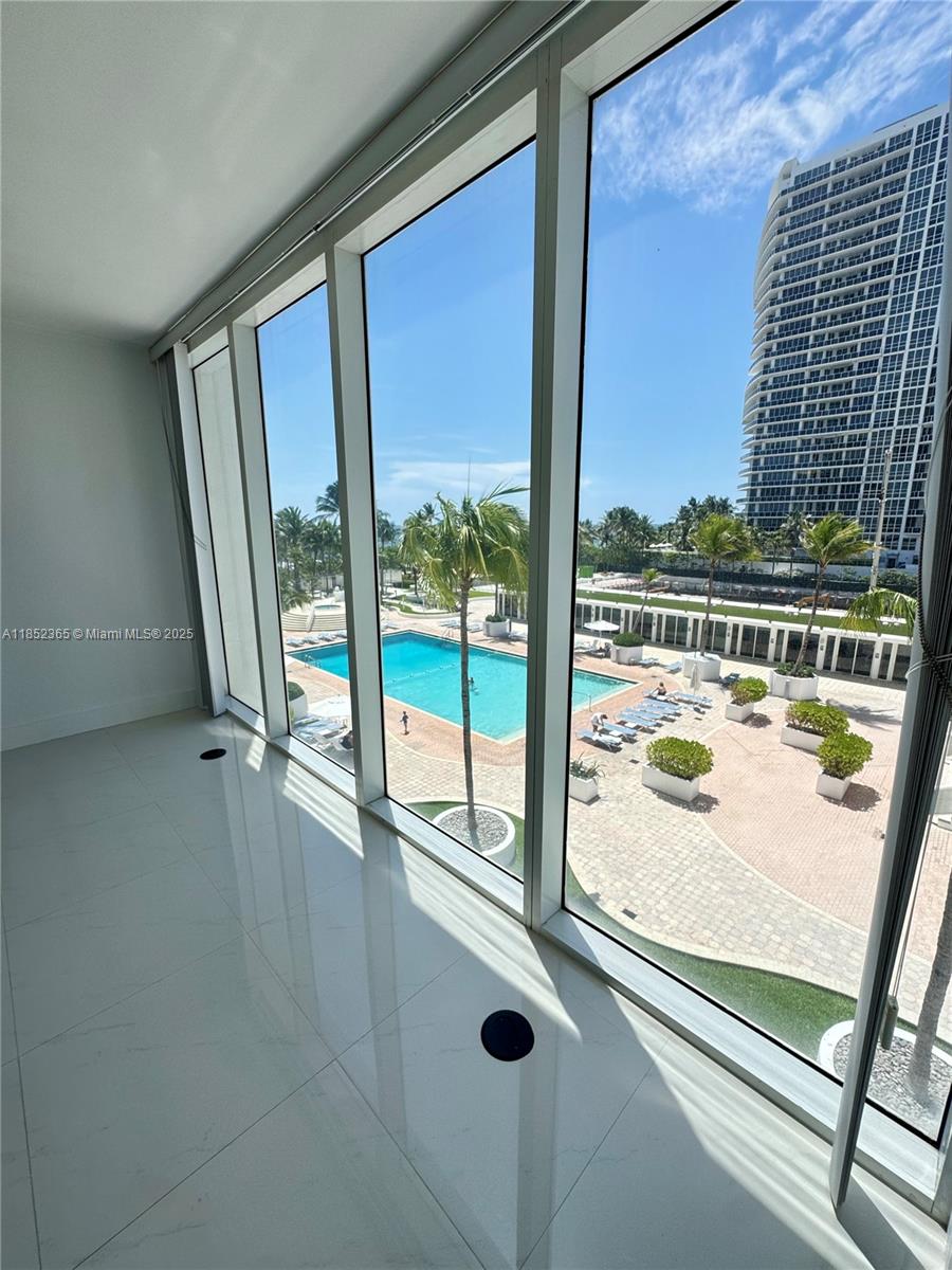 HARBOUR HOUSE - Residential