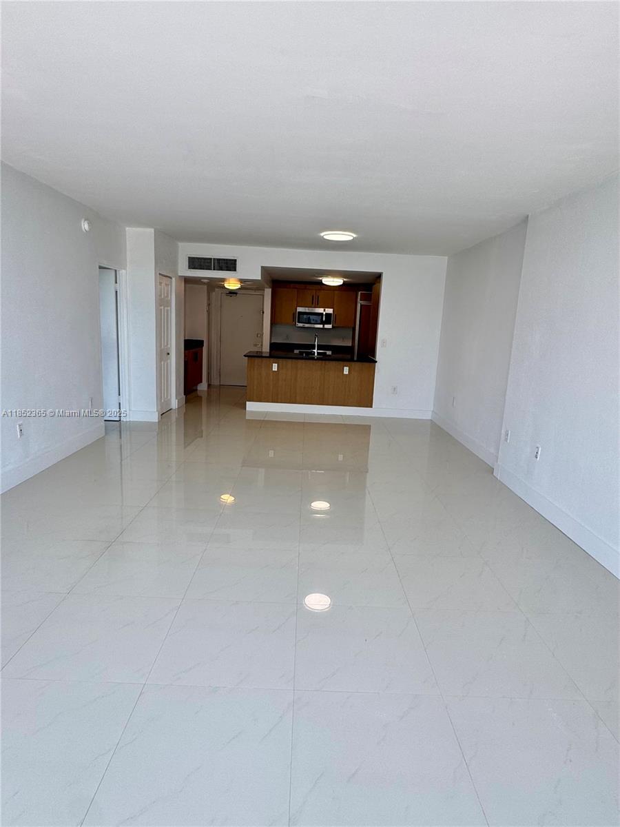 HARBOUR HOUSE - Residential
