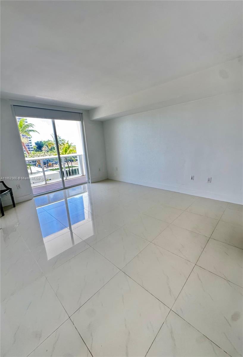 HARBOUR HOUSE - Residential