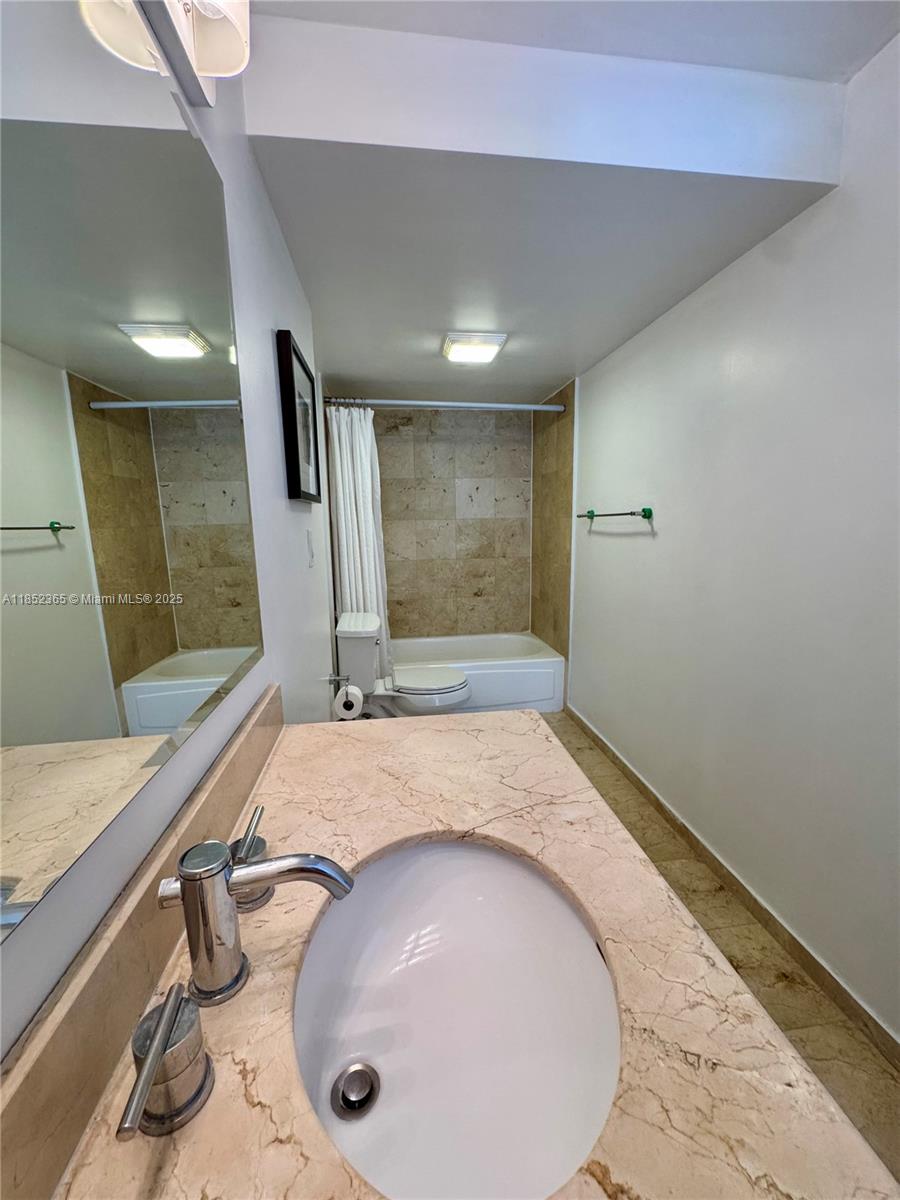 HARBOUR HOUSE - Residential