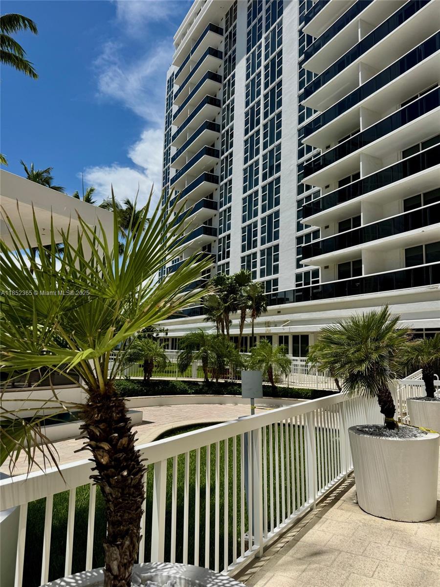 HARBOUR HOUSE - Residential