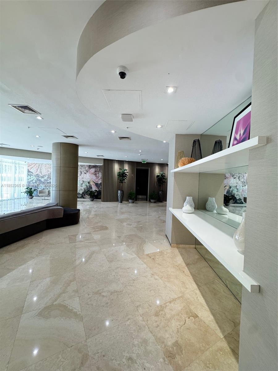 HARBOUR HOUSE - Residential