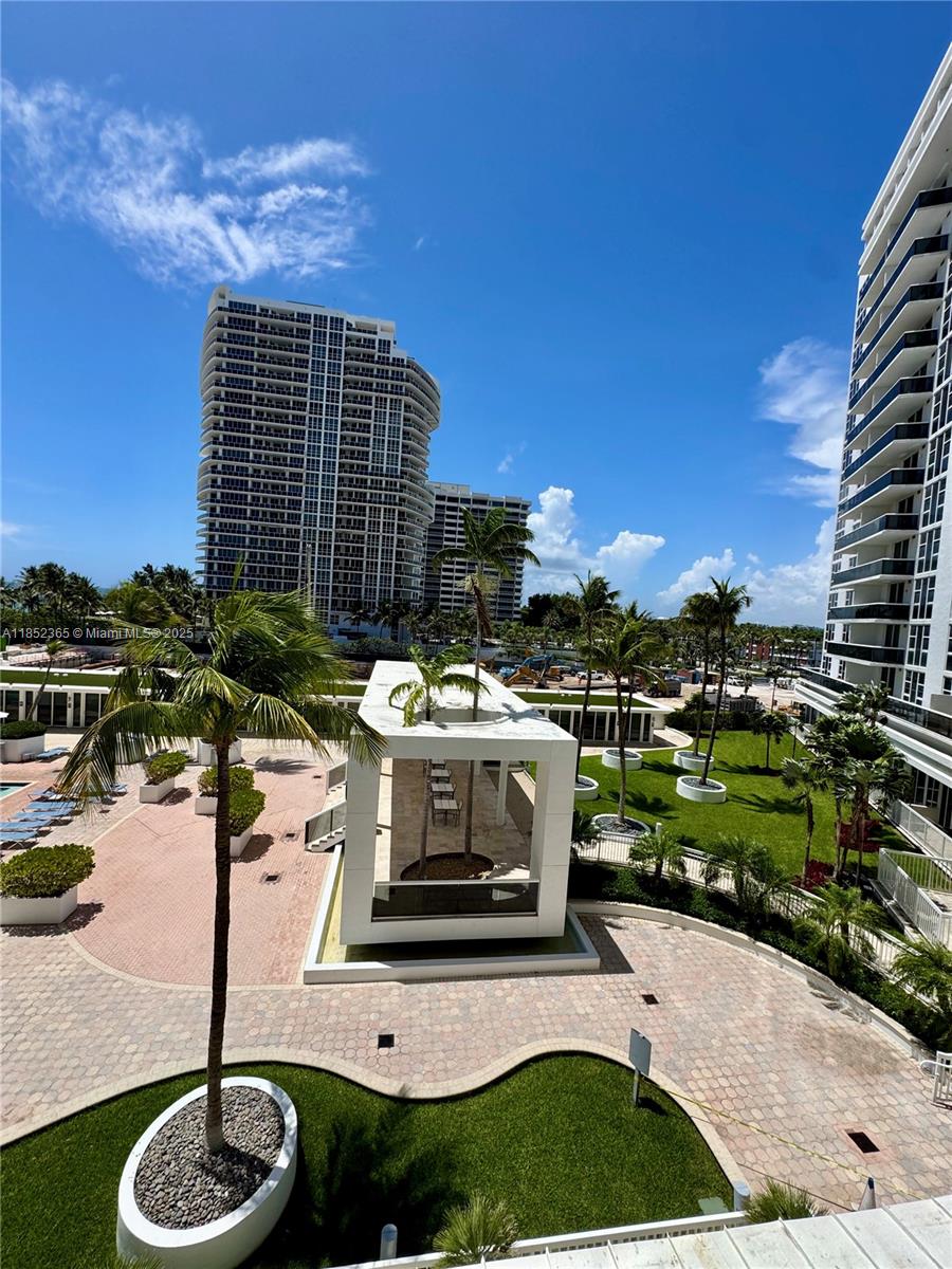 HARBOUR HOUSE - Residential