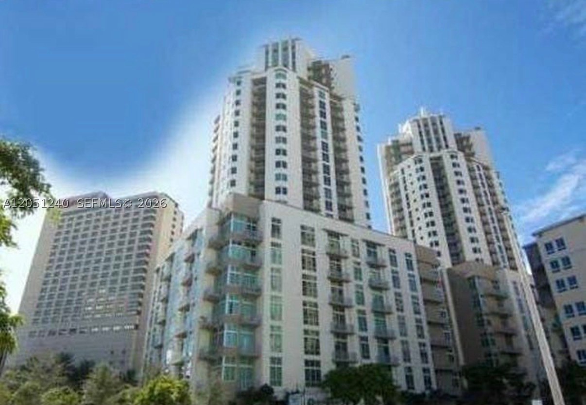 METROPOLIS II AT DADELAND - Residential Lease