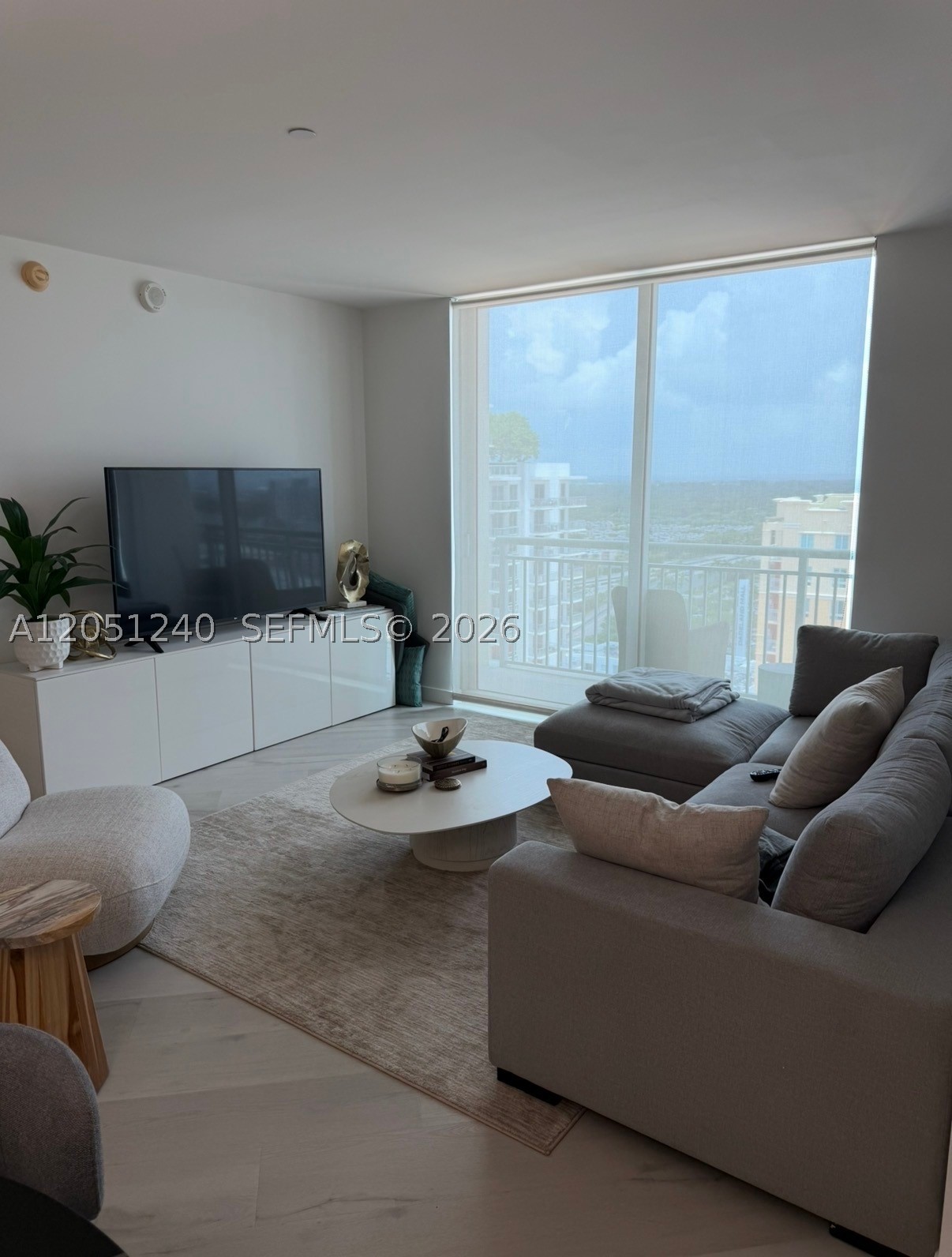 METROPOLIS II AT DADELAND - Residential Lease