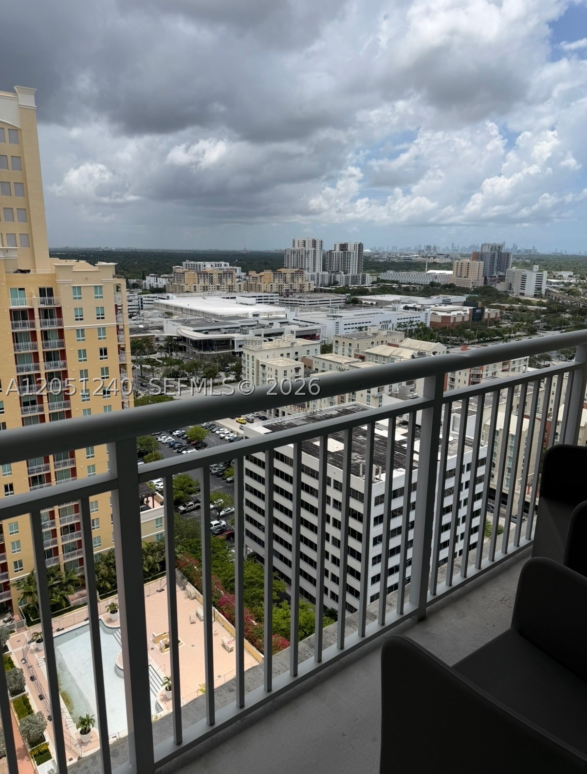 METROPOLIS II AT DADELAND - Residential Lease