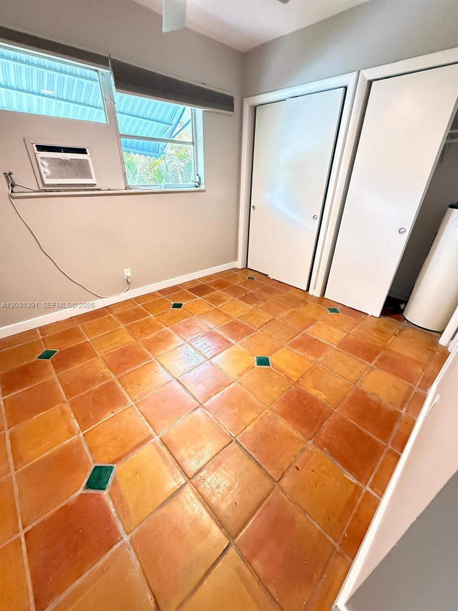 LAUDERDALE PARK 6-33 1/2 - Residential Lease
