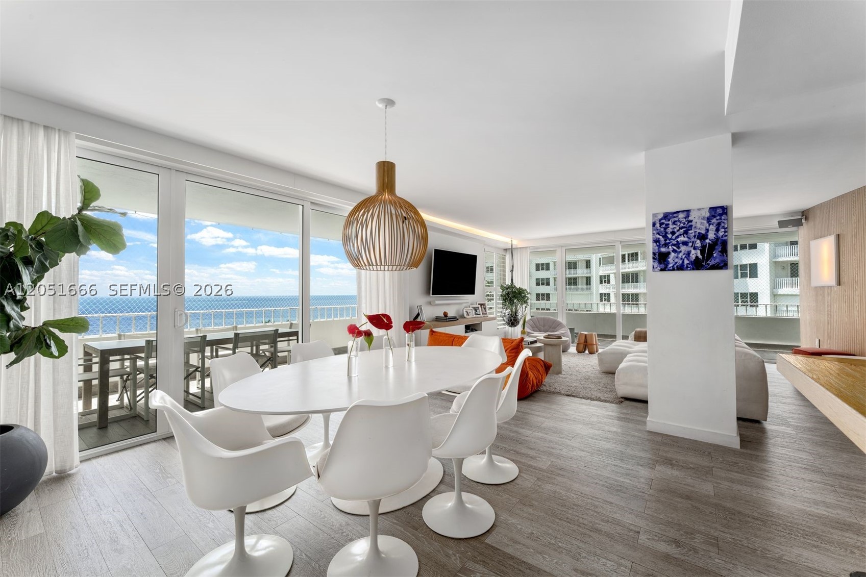 COMMODORE CLUB SOUTH COND - Residential