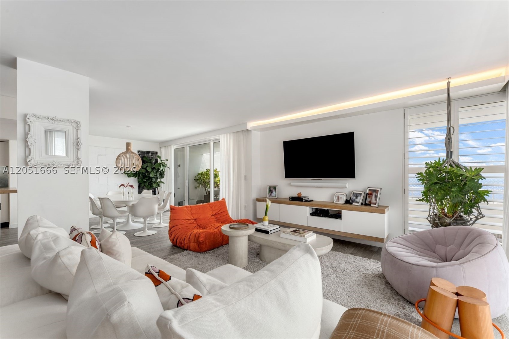 COMMODORE CLUB SOUTH COND - Residential