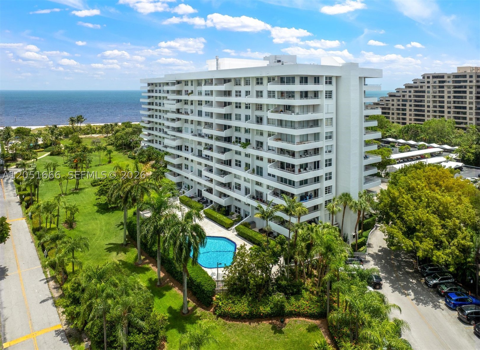 COMMODORE CLUB SOUTH COND - Residential