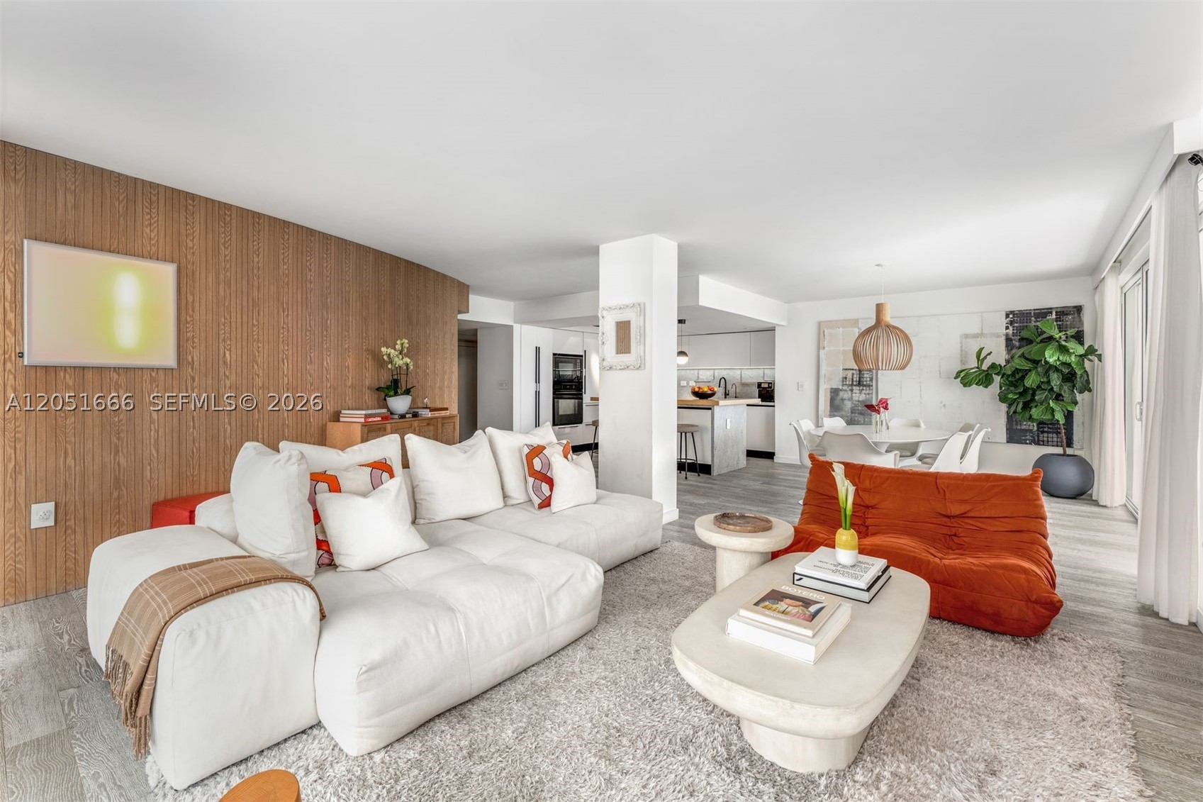 COMMODORE CLUB SOUTH COND - Residential
