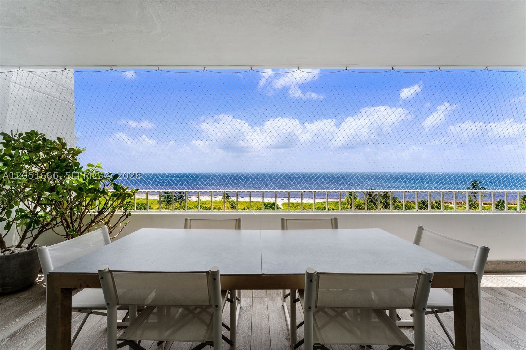 COMMODORE CLUB SOUTH COND - Residential