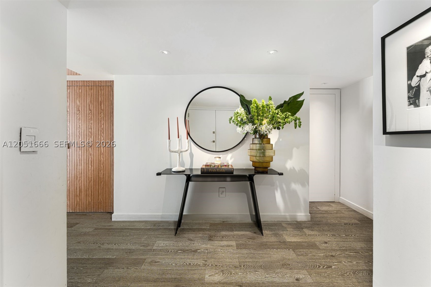 COMMODORE CLUB SOUTH COND - Residential
