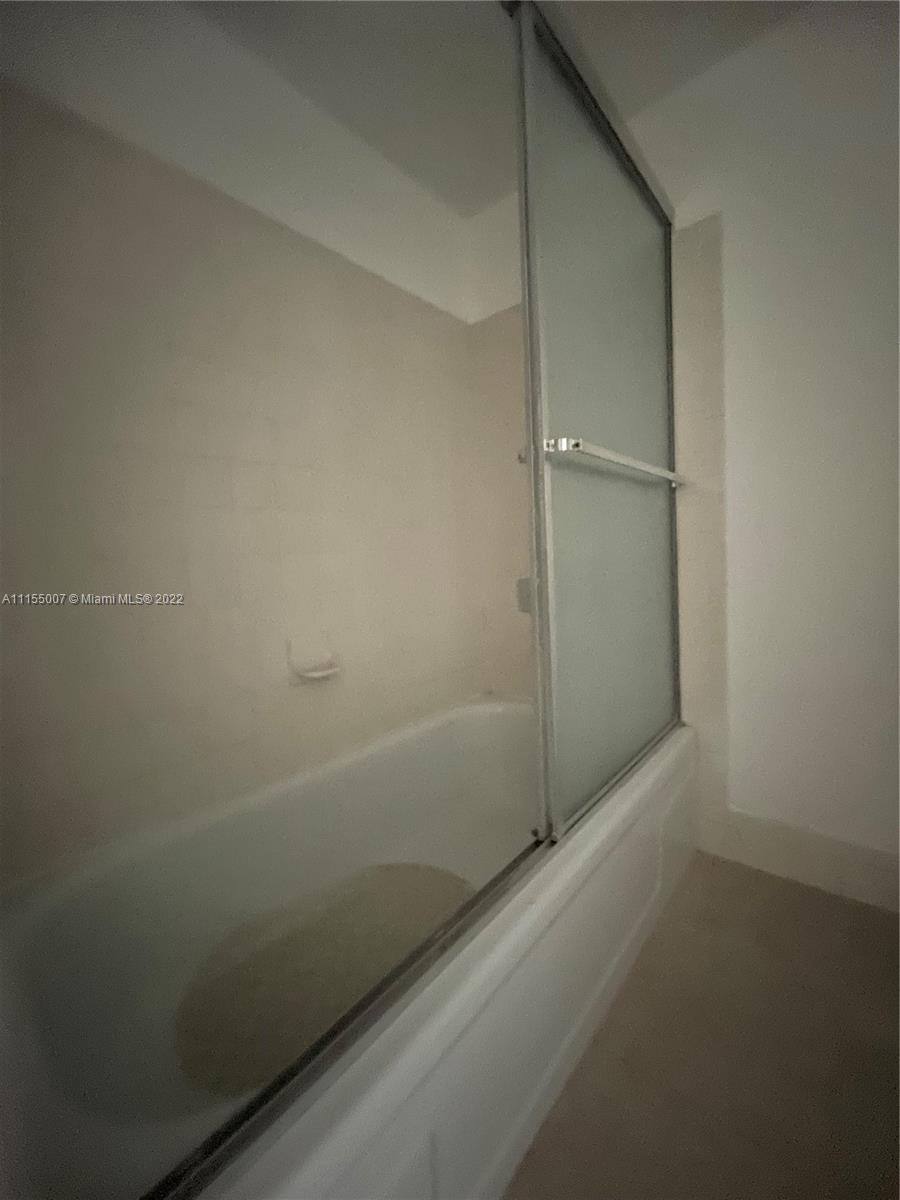 NARANJA LAKES CONDO NO 5 - Residential