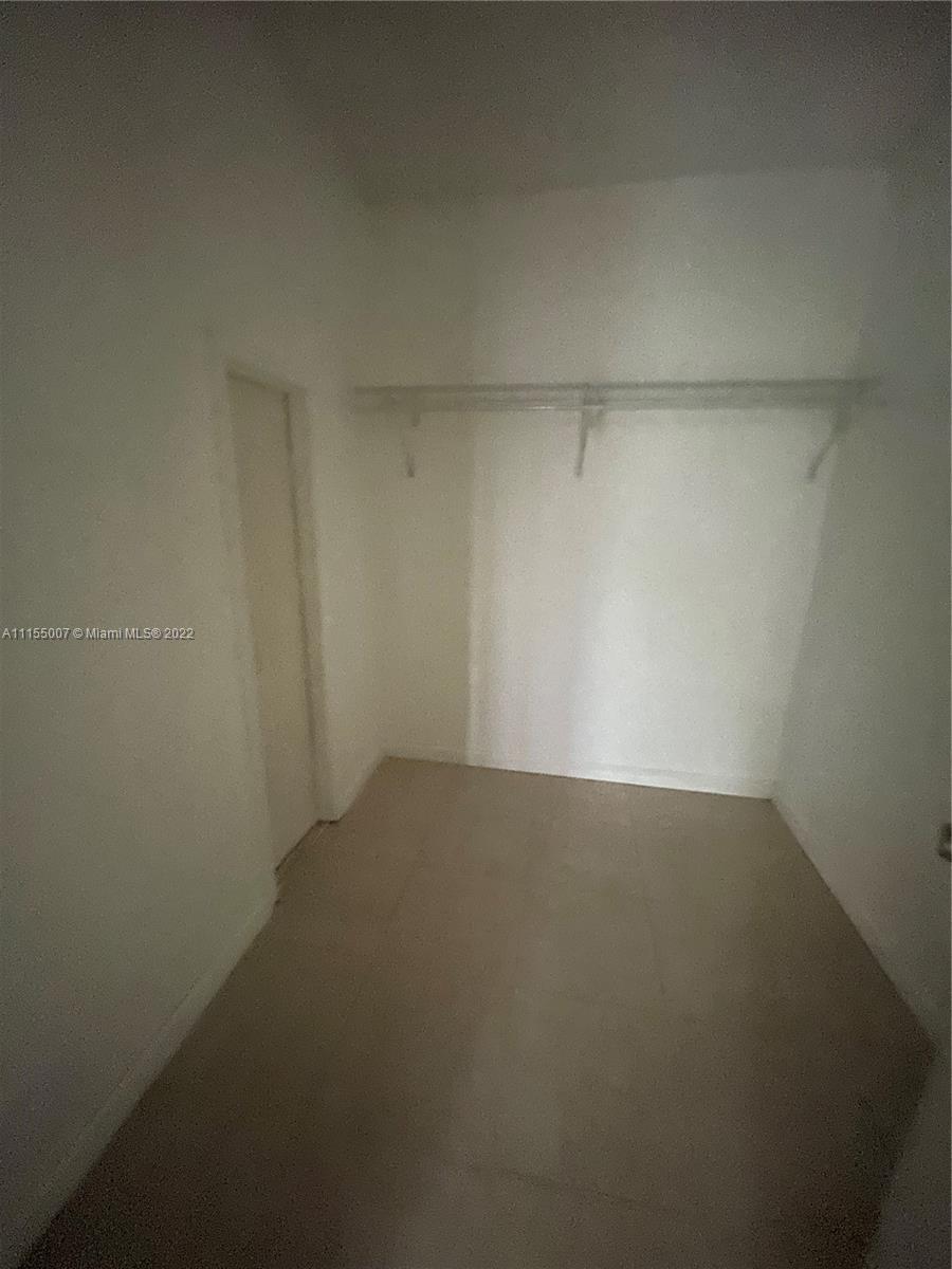 NARANJA LAKES CONDO NO 5 - Residential