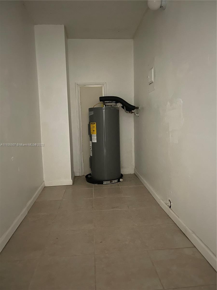 NARANJA LAKES CONDO NO 5 - Residential