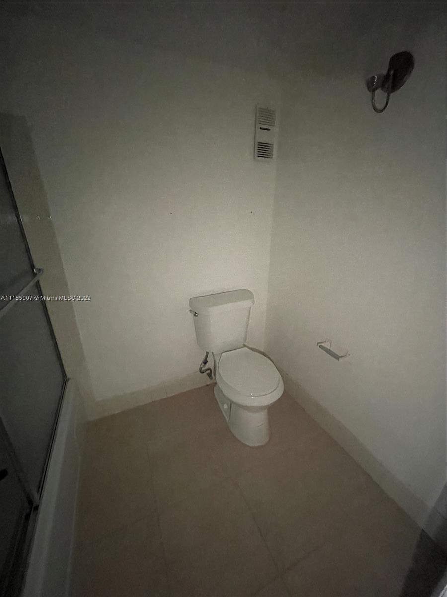 NARANJA LAKES CONDO NO 5 - Residential