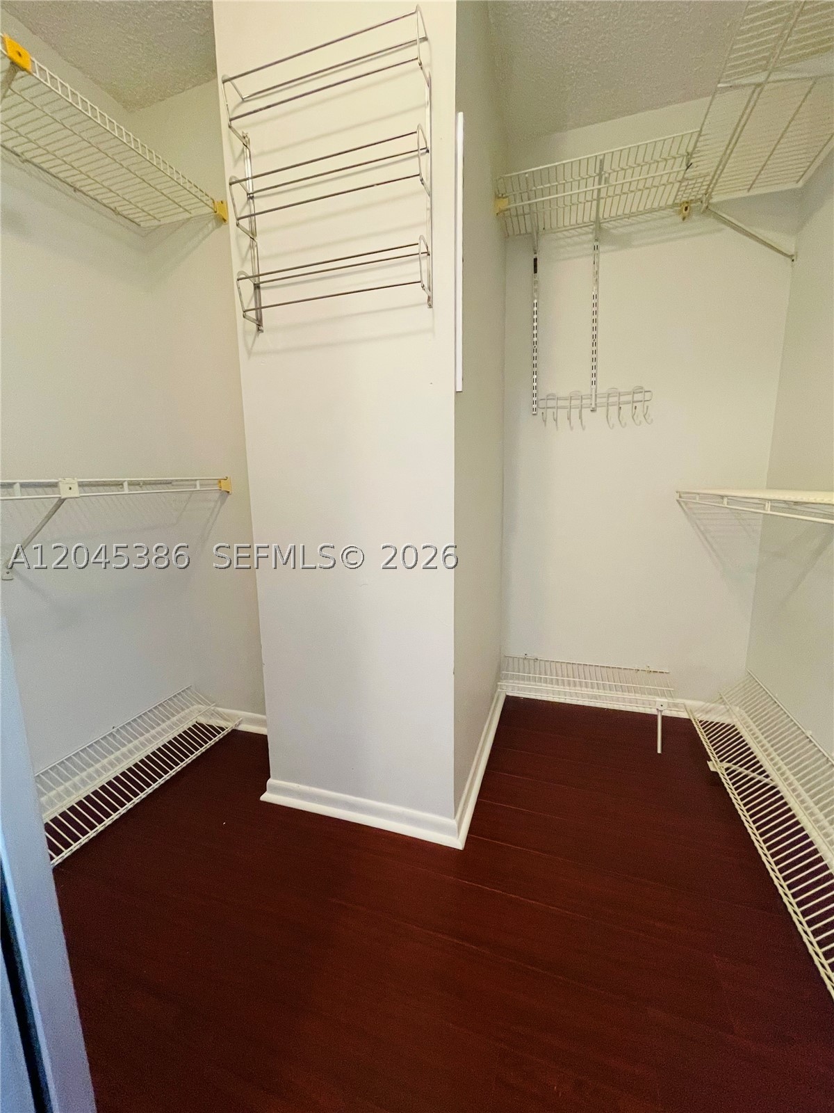 HILLCREST EAST NO 20 COND - Residential Lease