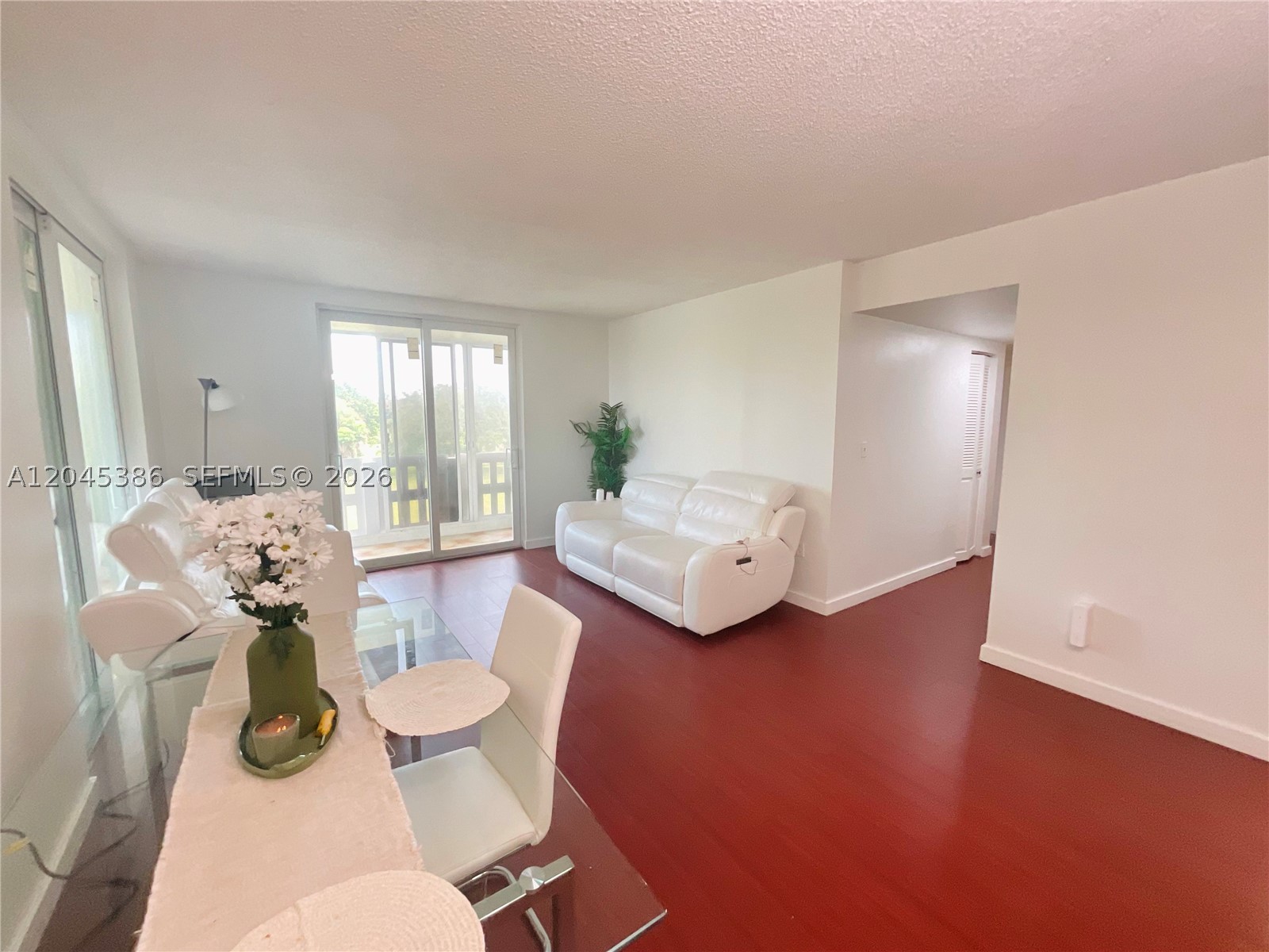 HILLCREST EAST NO 20 COND - Residential Lease