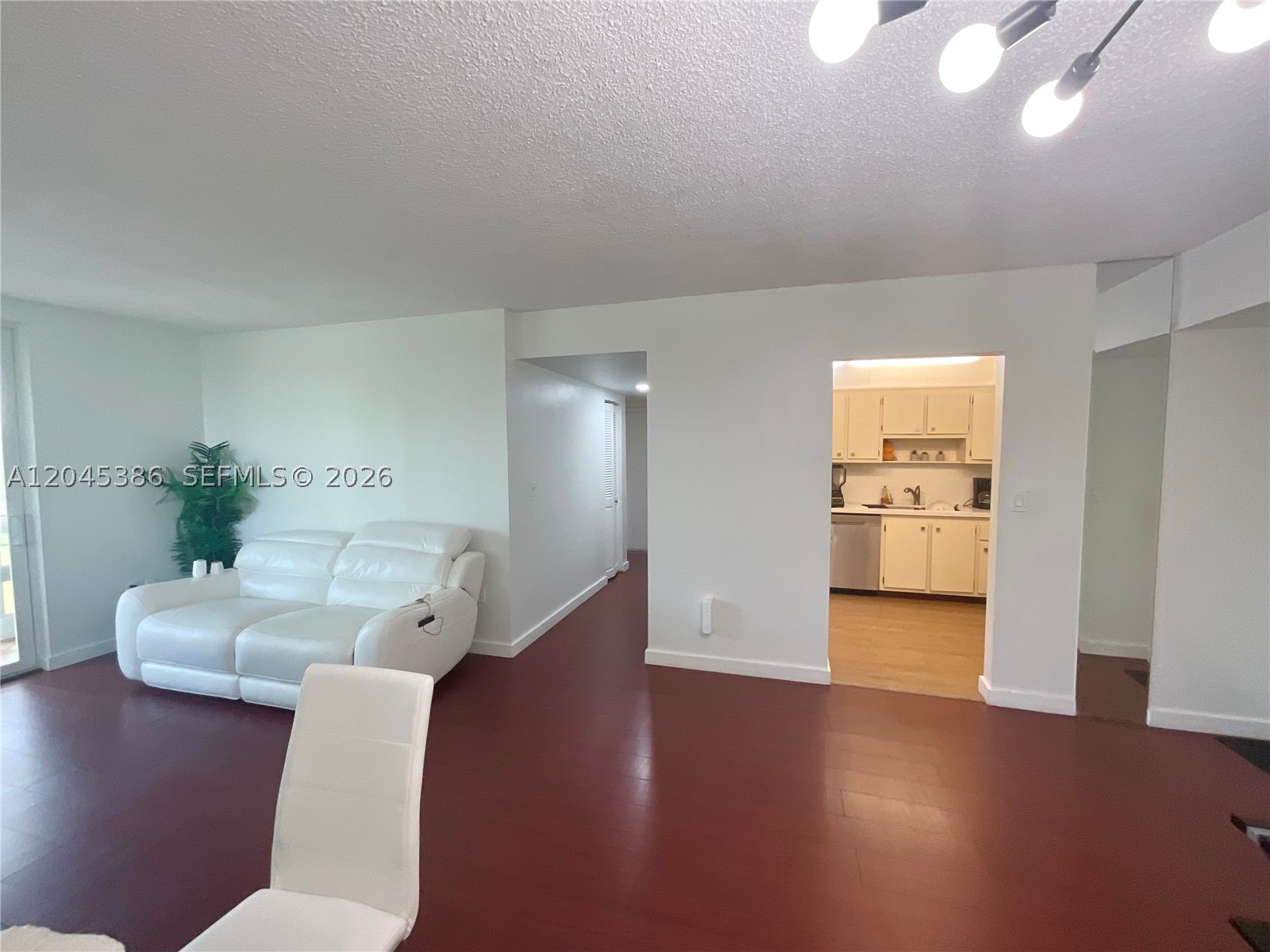 HILLCREST EAST NO 20 COND - Residential Lease