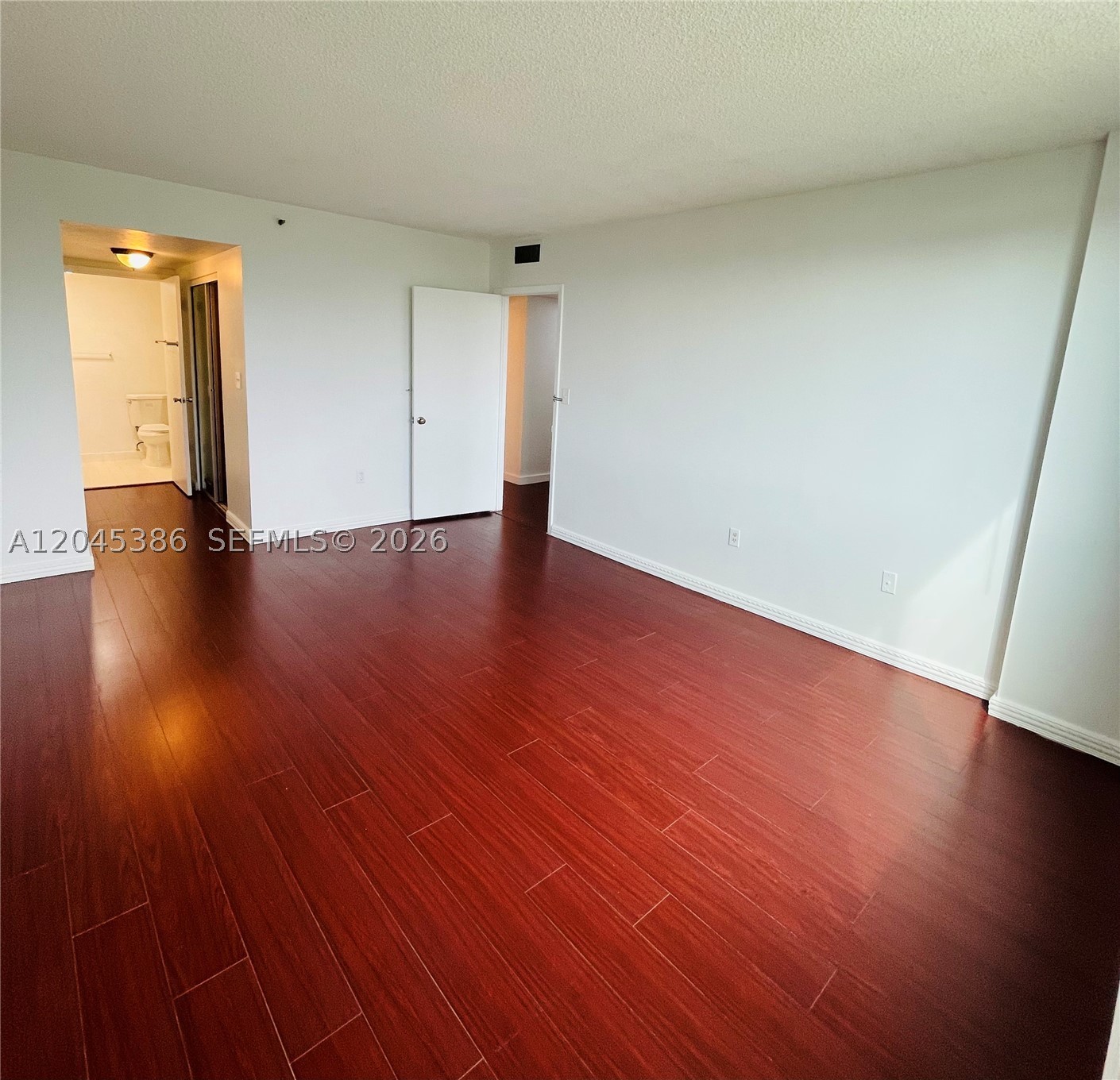 HILLCREST EAST NO 20 COND - Residential Lease