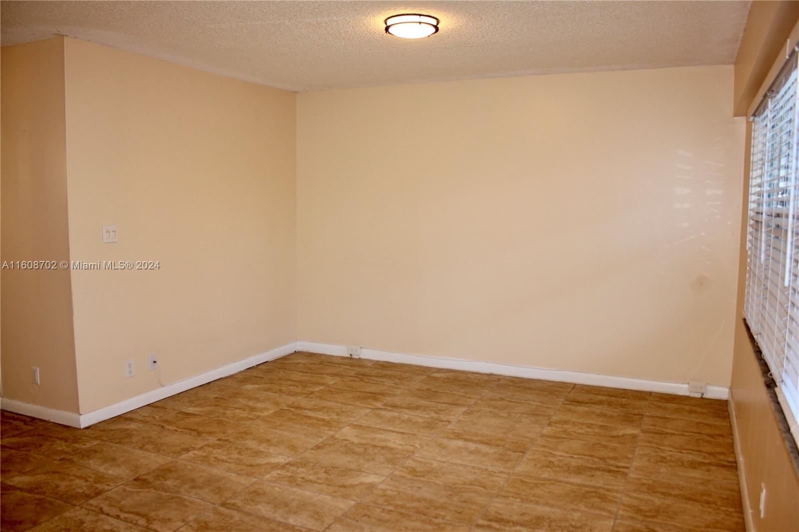NEW HAMPTON - Residential Lease
