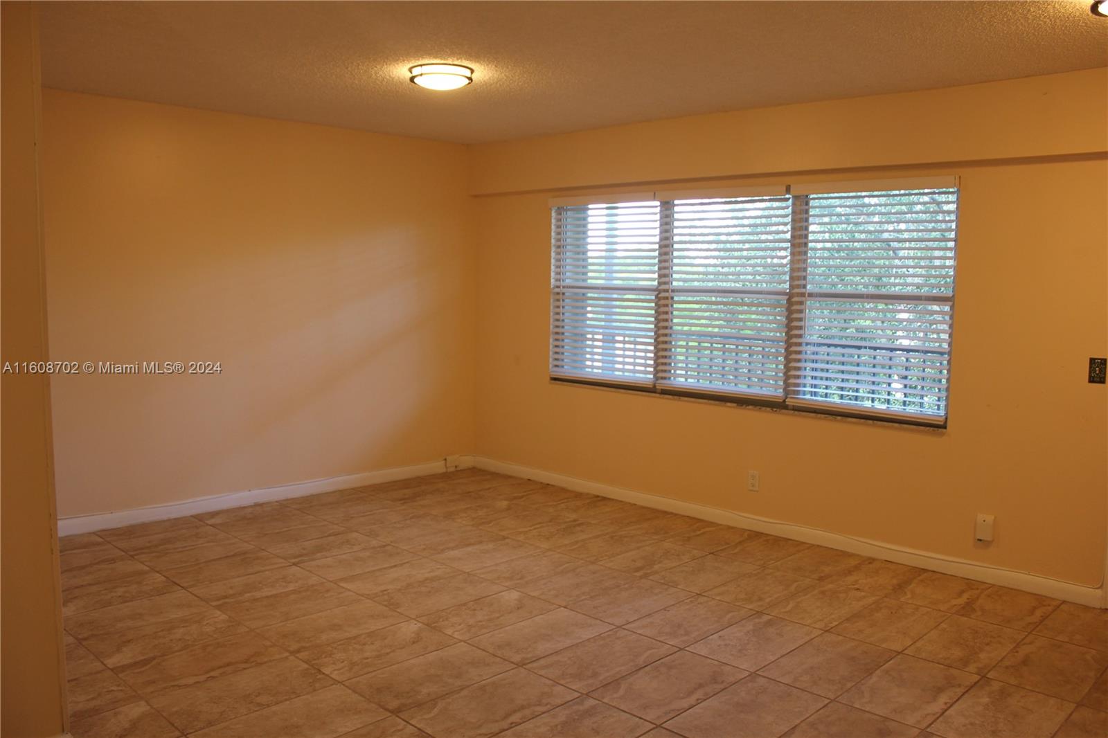 NEW HAMPTON - Residential Lease