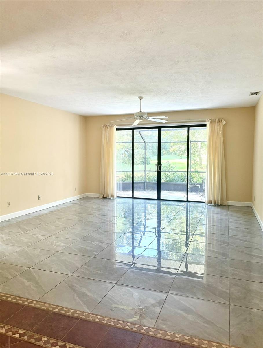 001474 - PLANTATION PINES - Residential