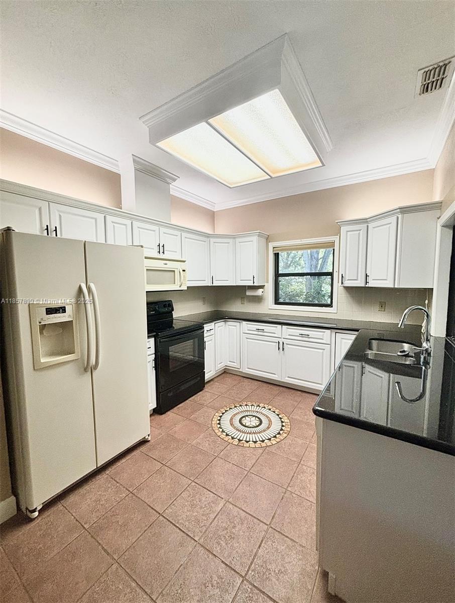 001474 - PLANTATION PINES - Residential