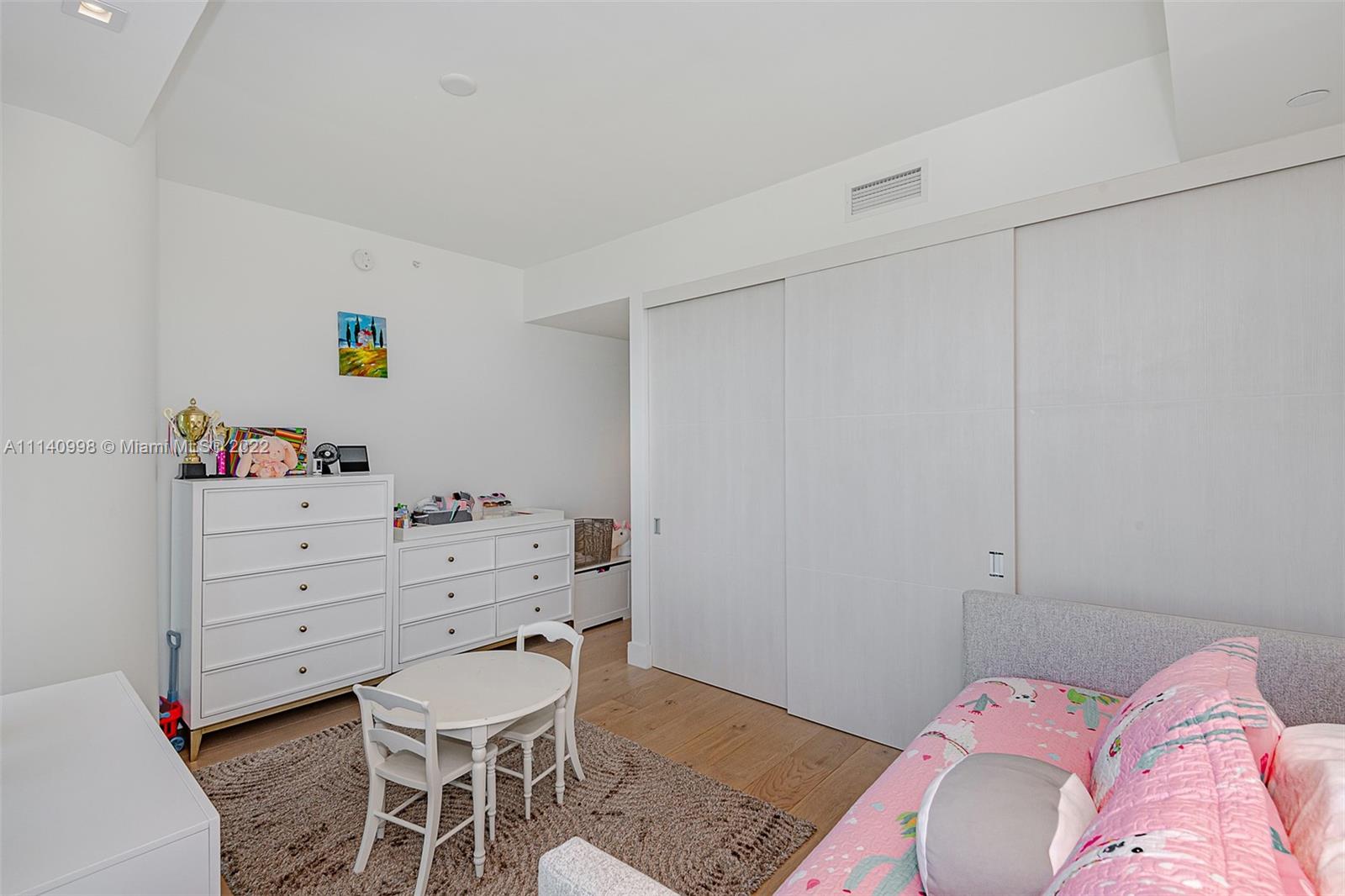 OCEANA BAL HARBOUR CONDO - Residential