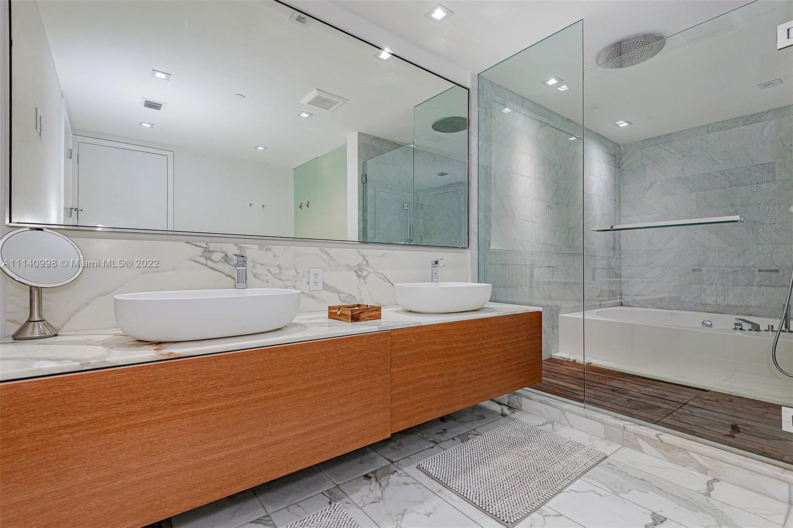 OCEANA BAL HARBOUR CONDO - Residential