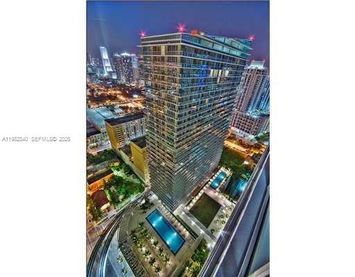 THE AXIS ON BRICKELL COND - Residential