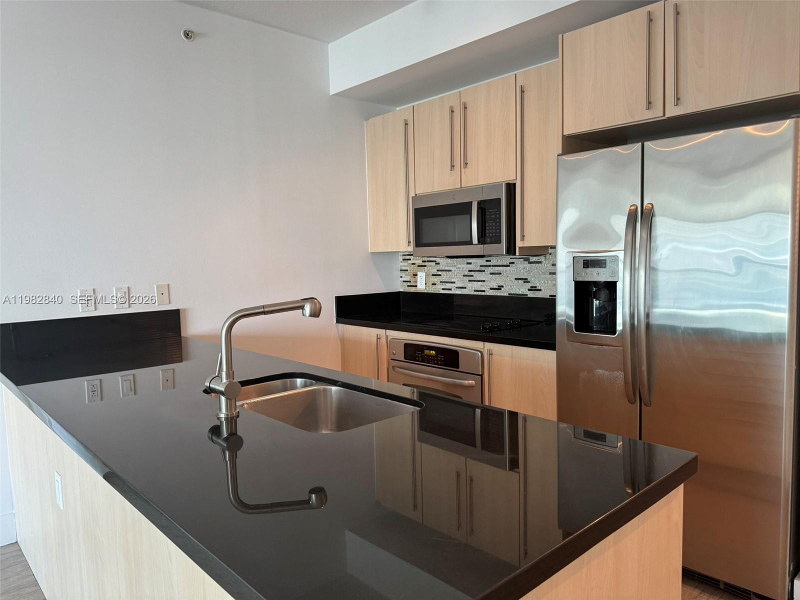 THE AXIS ON BRICKELL COND - Residential